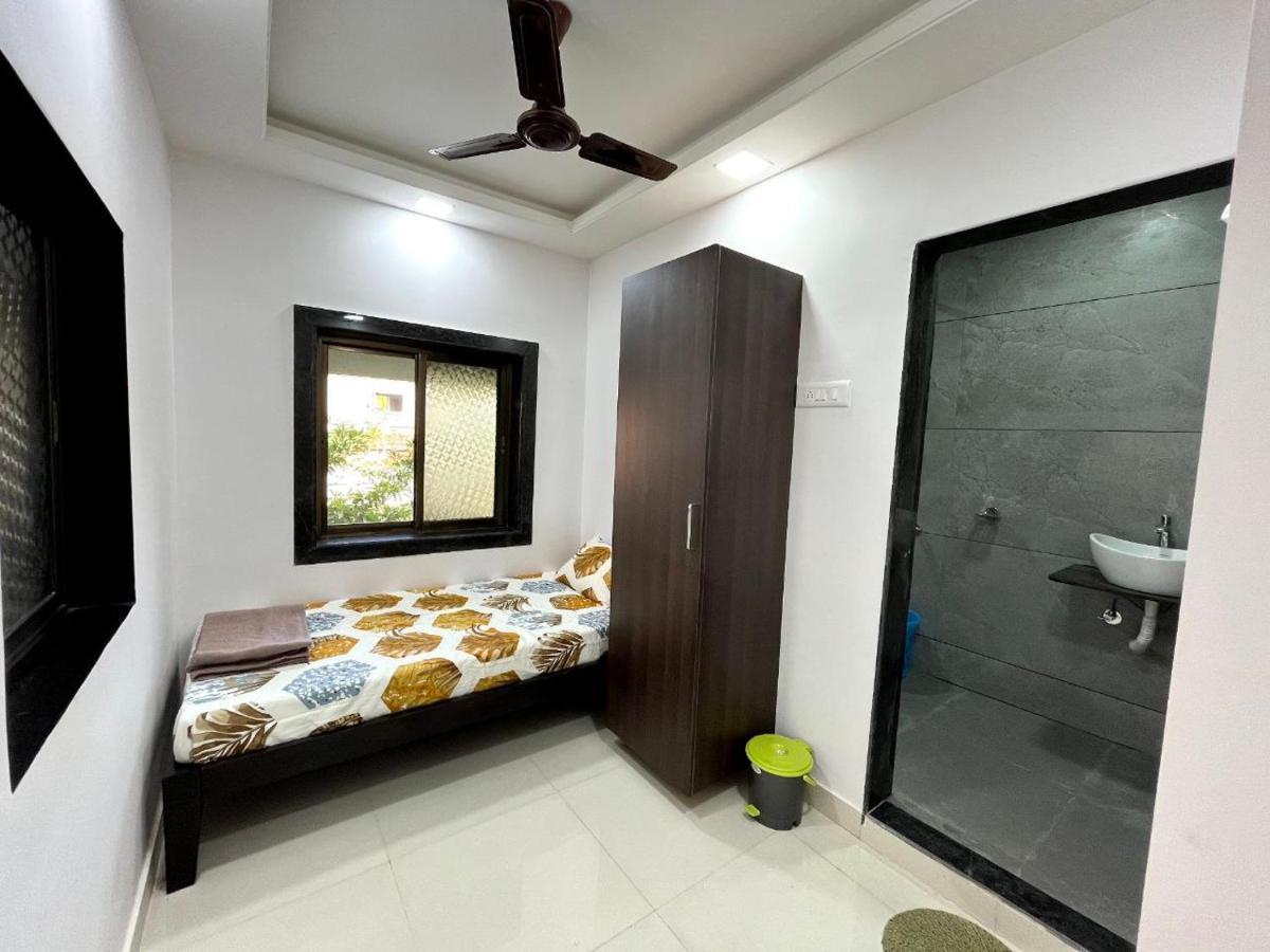 Gayatri Homestay Ratnāgiri Exteriör bild