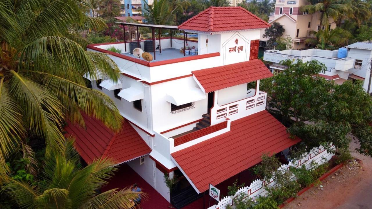 Gayatri Homestay Ratnāgiri Exteriör bild