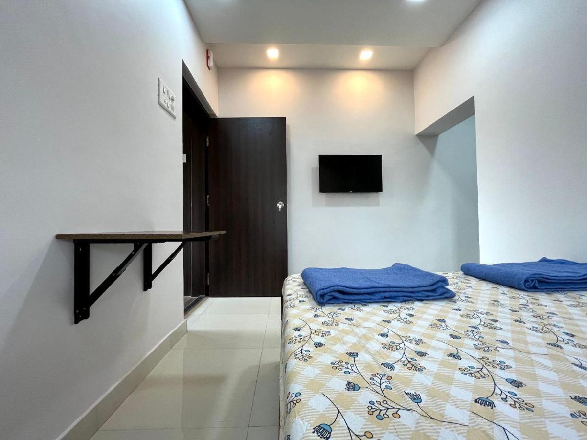 Gayatri Homestay Ratnāgiri Exteriör bild