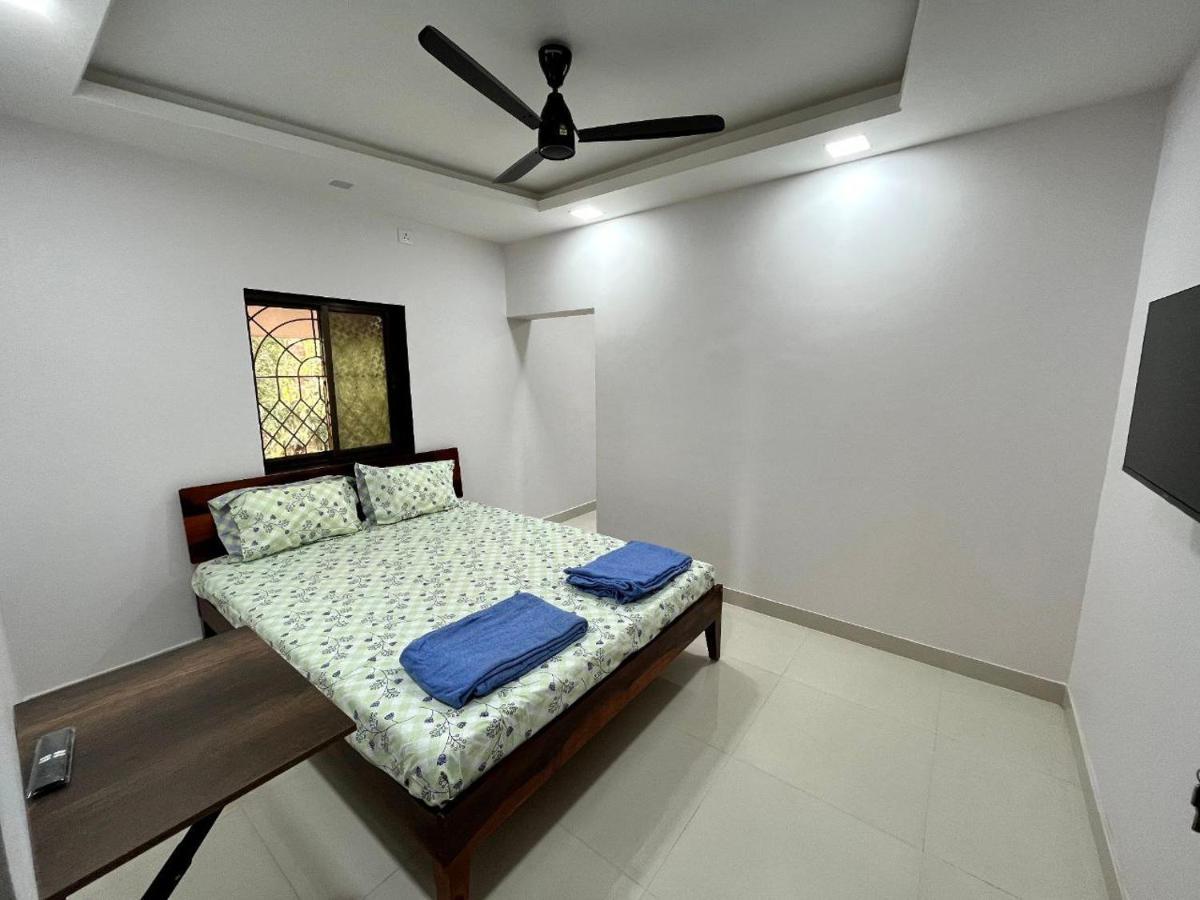 Gayatri Homestay Ratnāgiri Exteriör bild