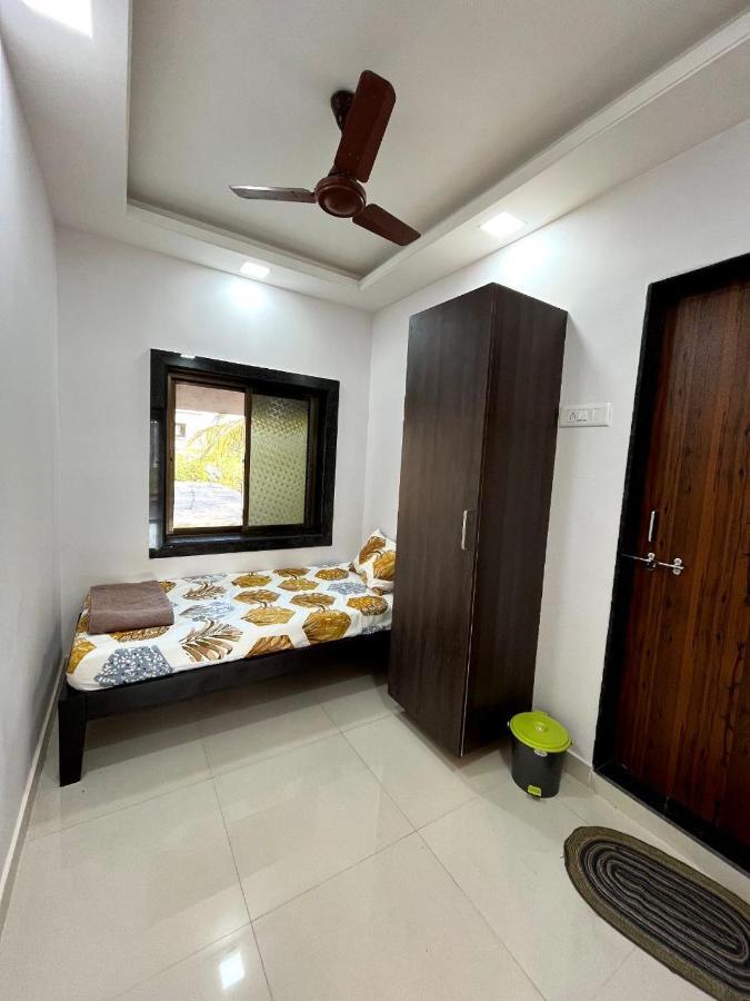 Gayatri Homestay Ratnāgiri Exteriör bild