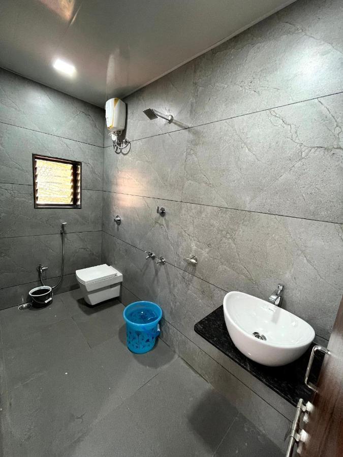 Gayatri Homestay Ratnāgiri Exteriör bild