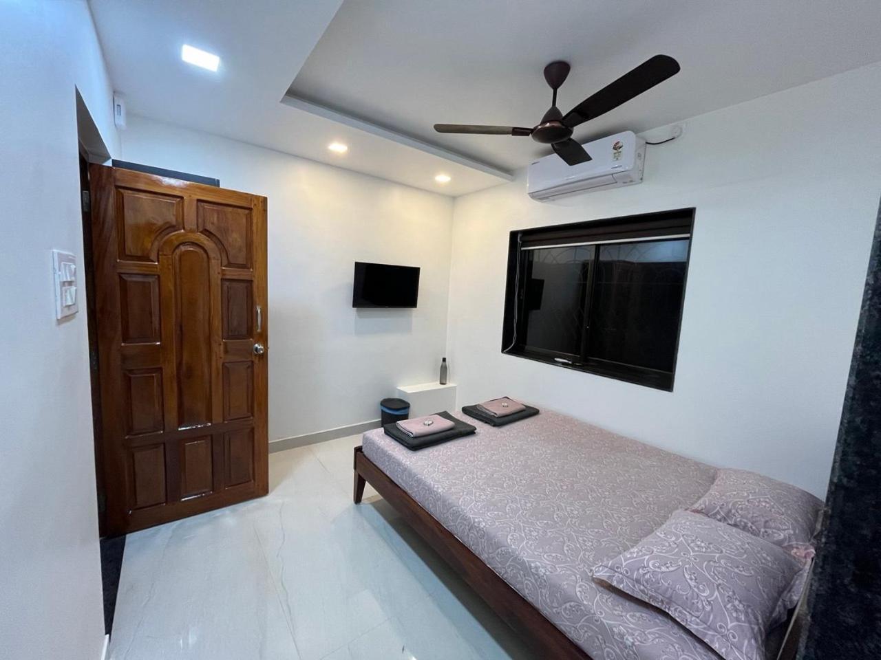 Gayatri Homestay Ratnāgiri Exteriör bild