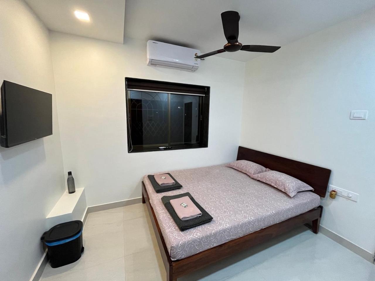 Gayatri Homestay Ratnāgiri Exteriör bild