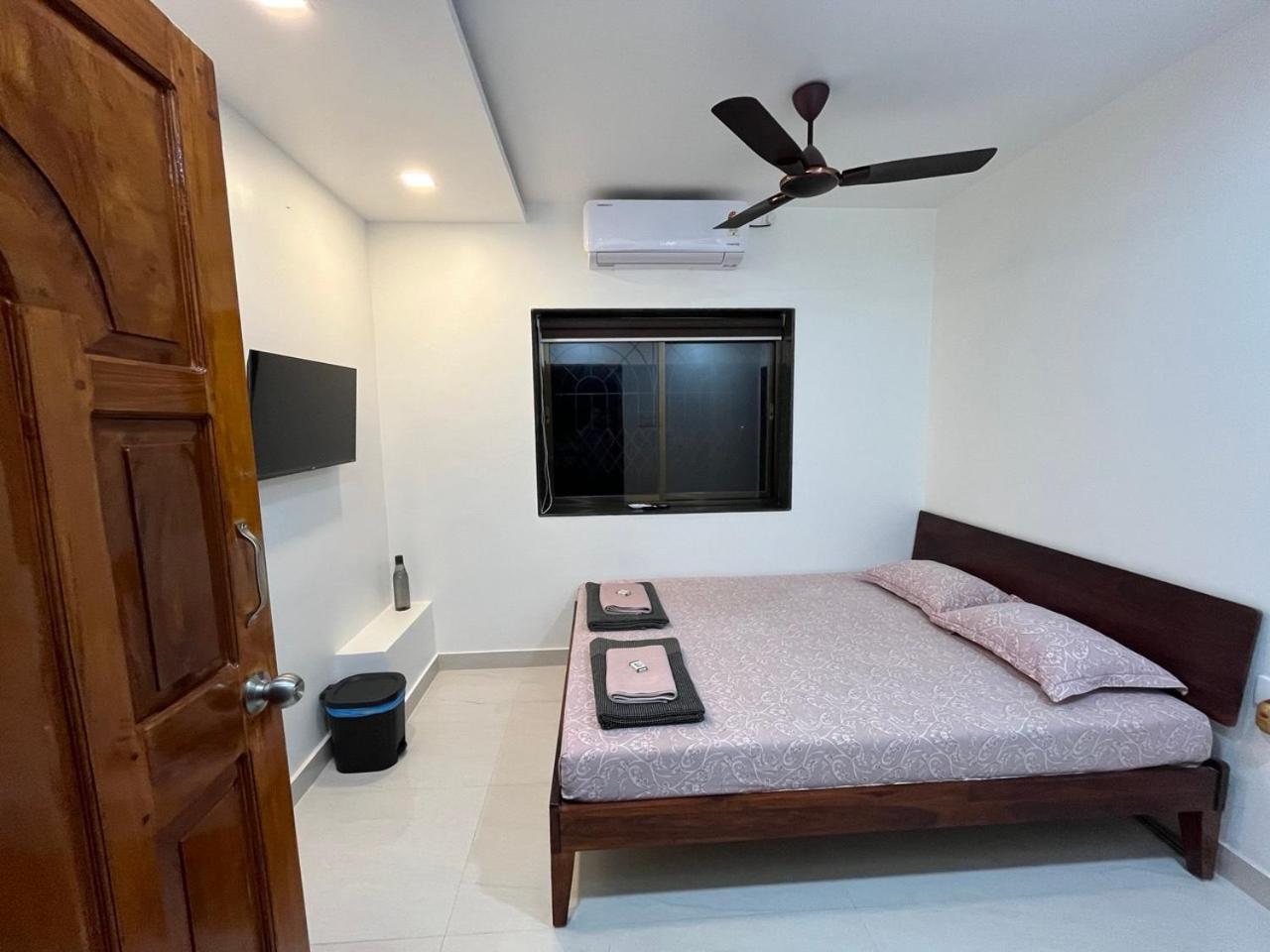 Gayatri Homestay Ratnāgiri Exteriör bild